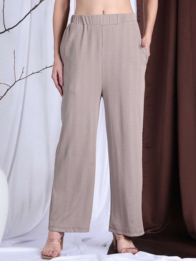 women solid mid rise straight trouser