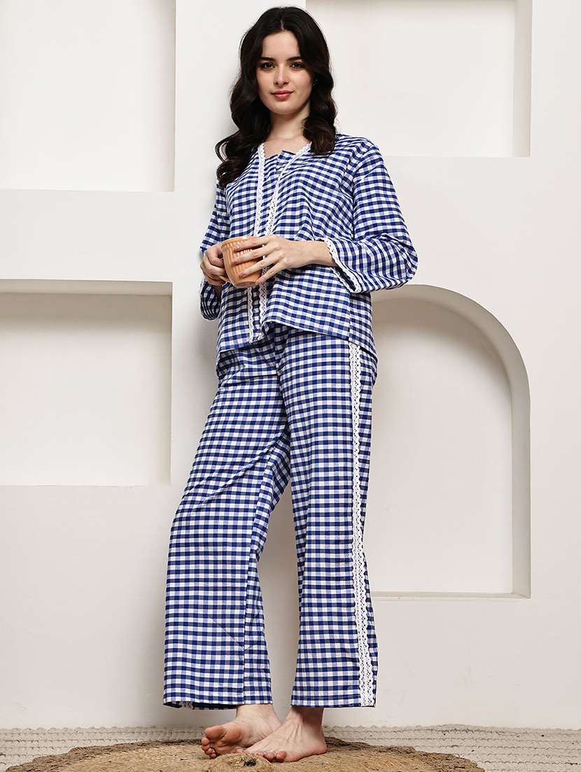 women checkered nightwear pyjama set