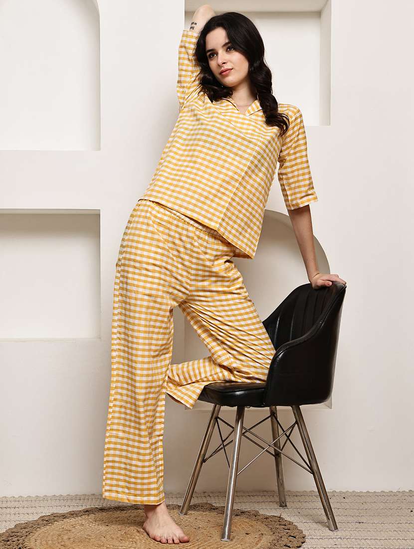 women checkered nightwear pyjama set