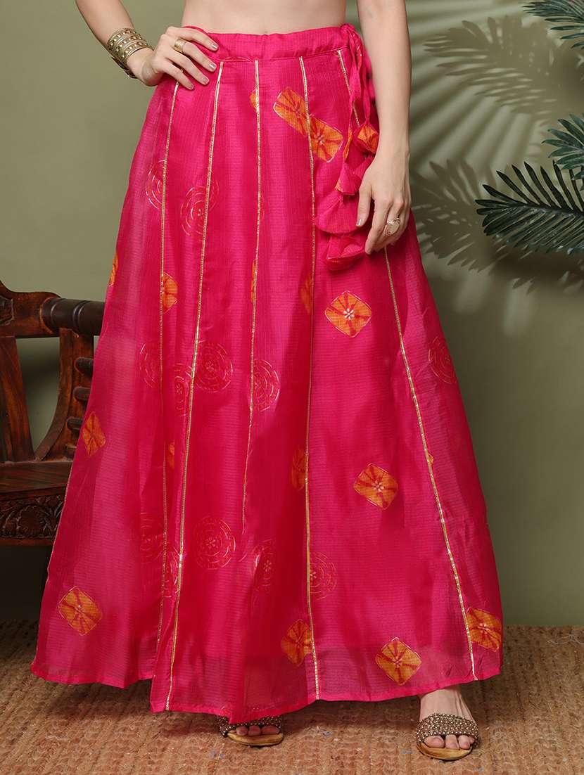 women printed mid rise flared skirt