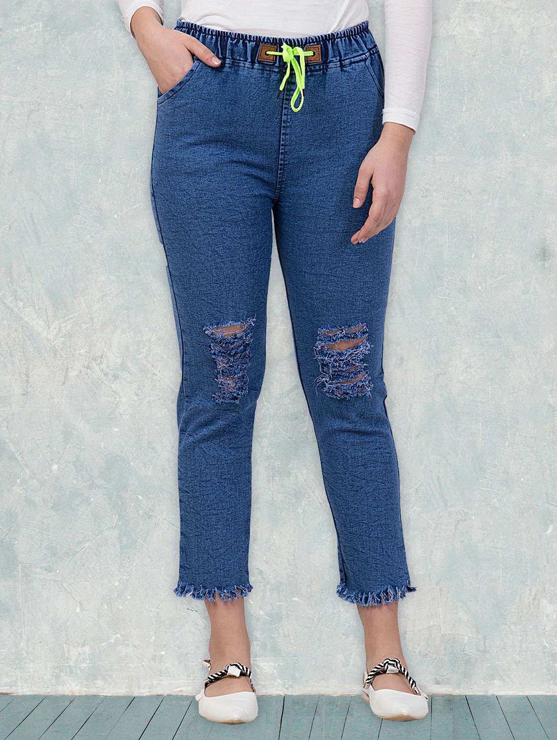 women distressed mid rise slim fit jean