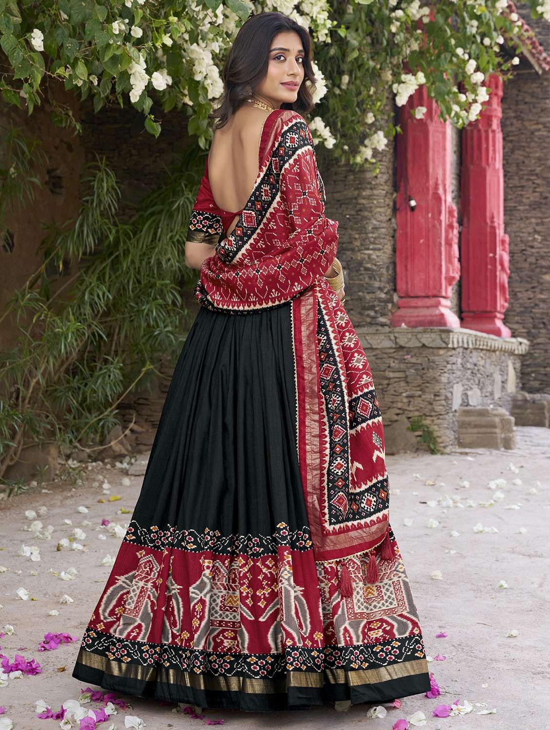 women printed semi-stitched flared lehenga - 22331486 -  Standard Image - 3