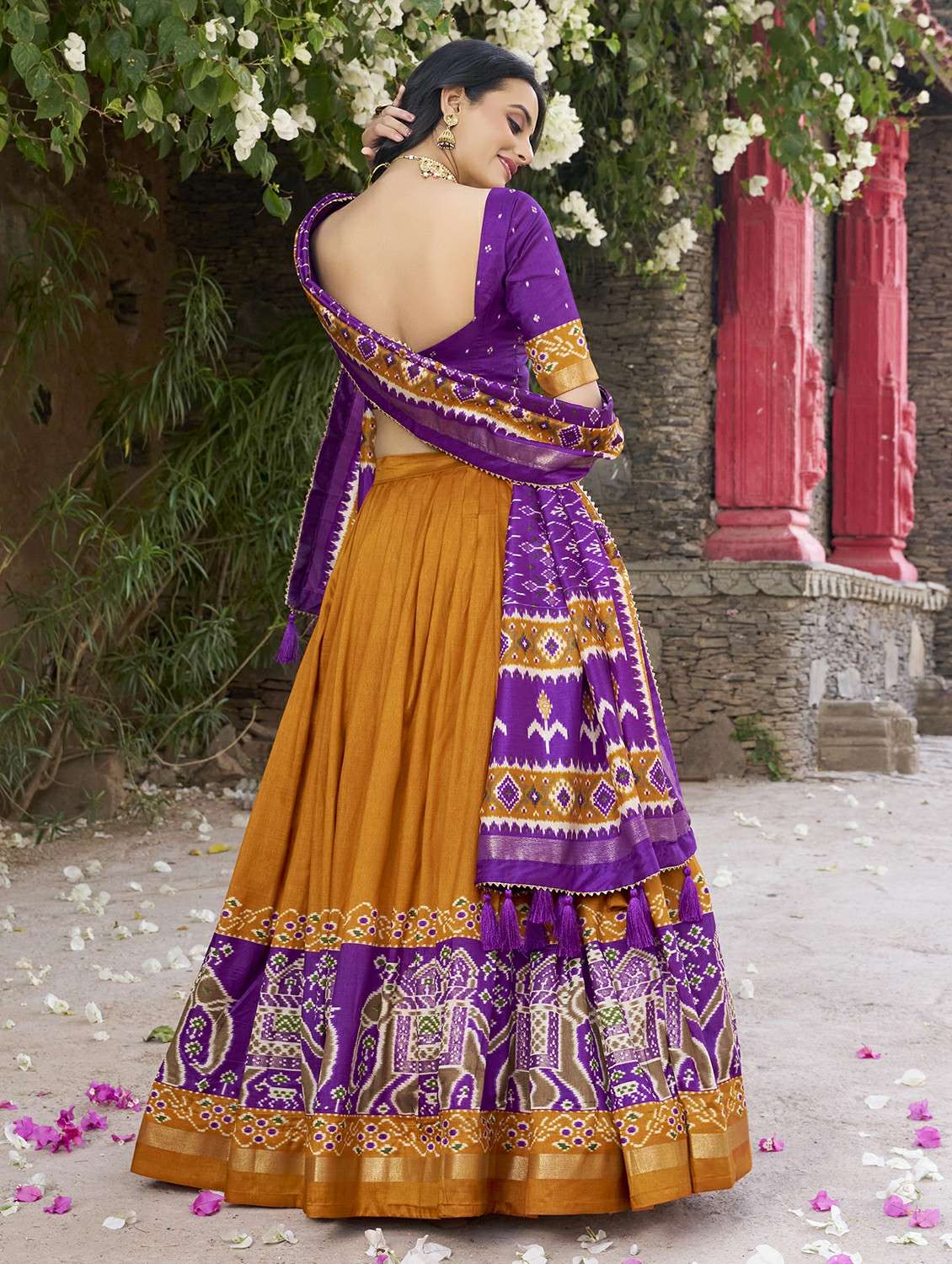 women printed semi-stitched flared lehenga - 22331489 -  Standard Image - 3