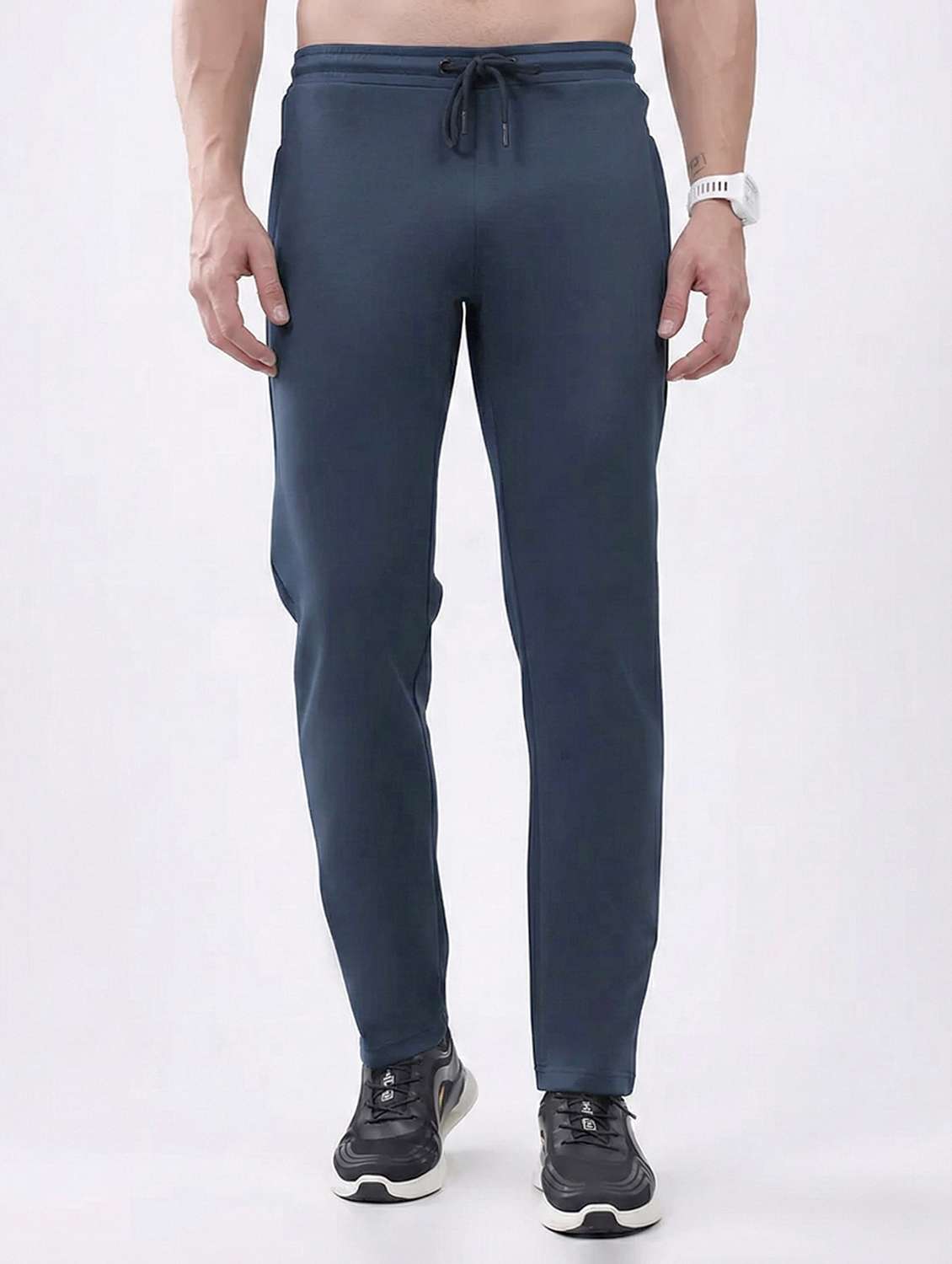 men solid miid rise full length track pant