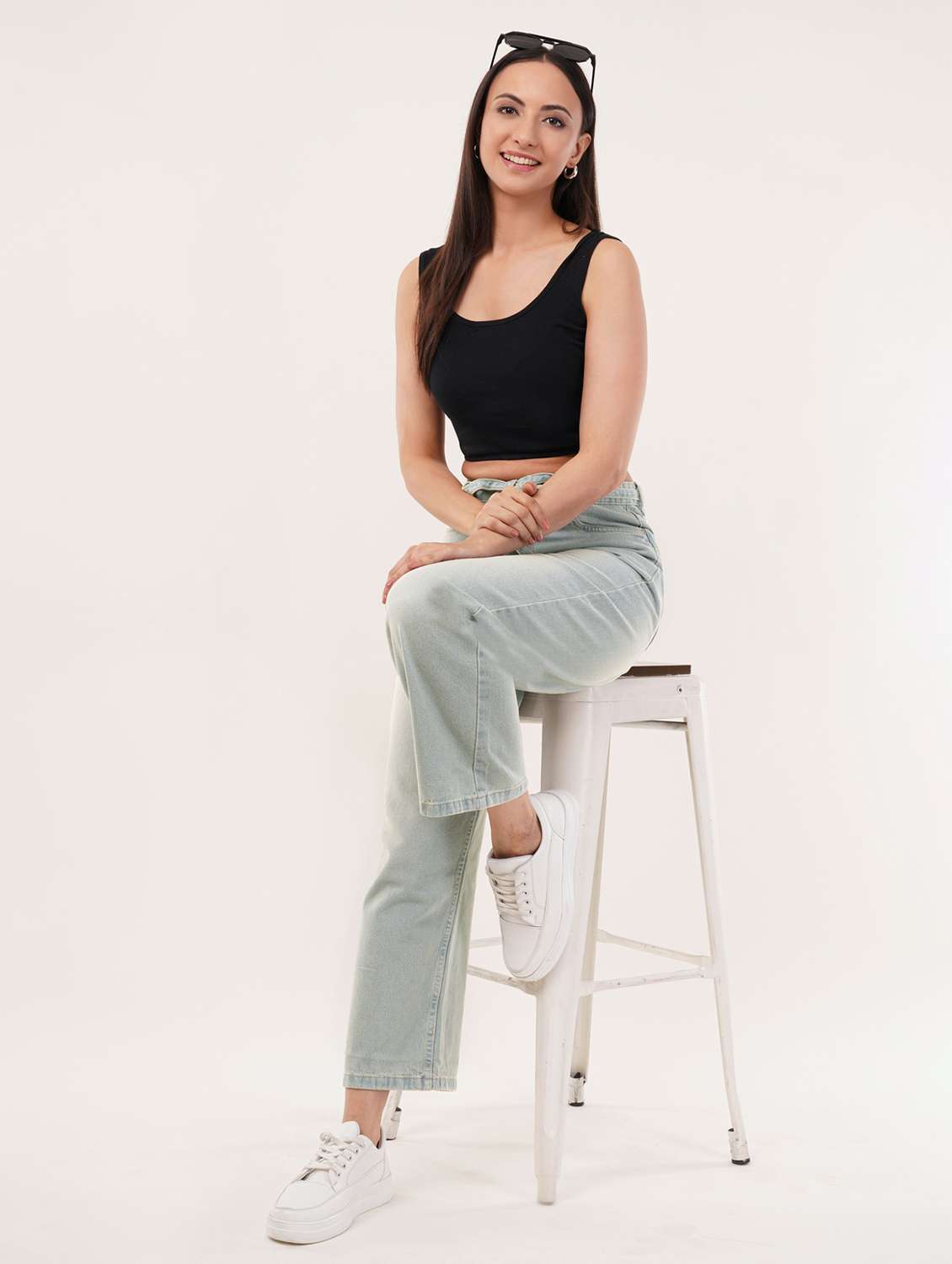 women solid high rise staright jean - 22331549 -  Standard Image - 3