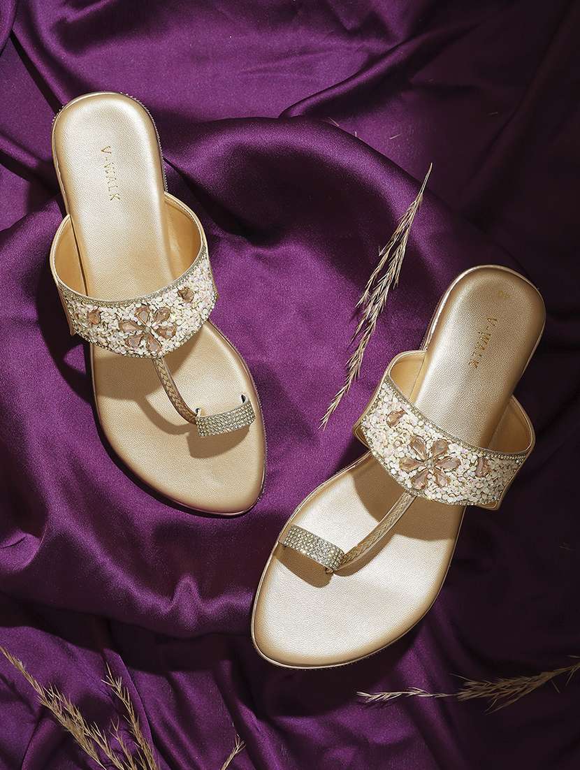 women slip on one toe flat sandal