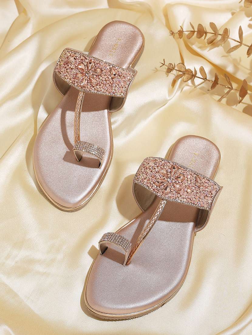 women slip on one toe flat sandal