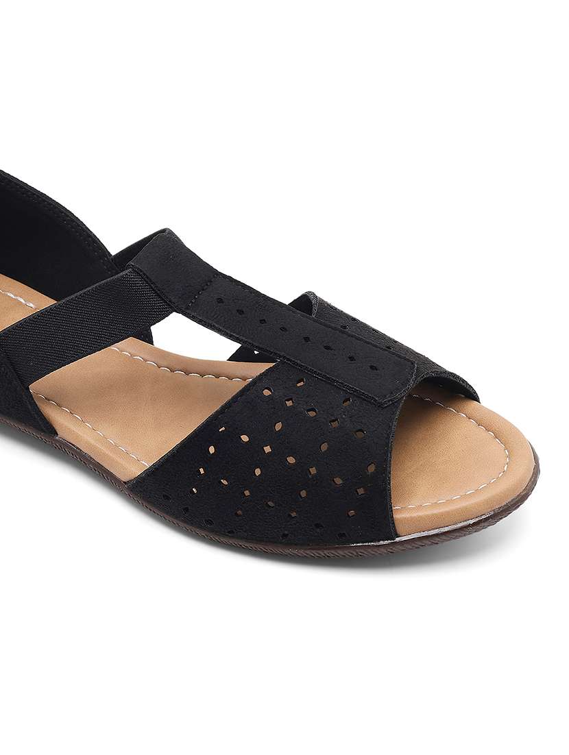Women Solid Slip On Flat Sandal - 22331827 -  Standard Image - 5