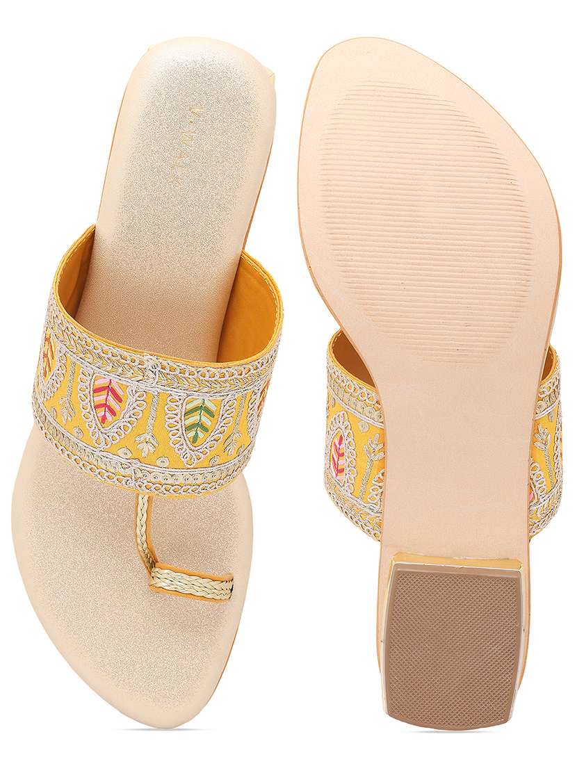 women embroidered one toe flat sandal - 22331937 -  Standard Image - 5