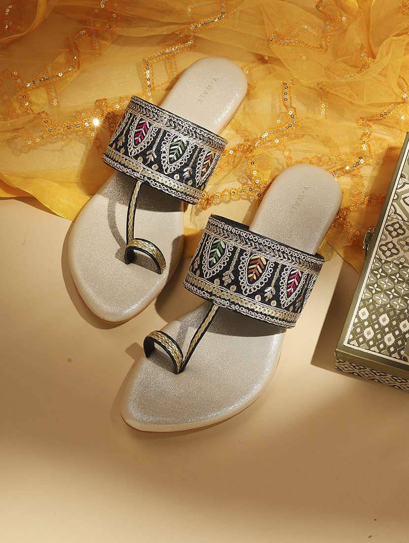 women embroidered one toe flat sandal