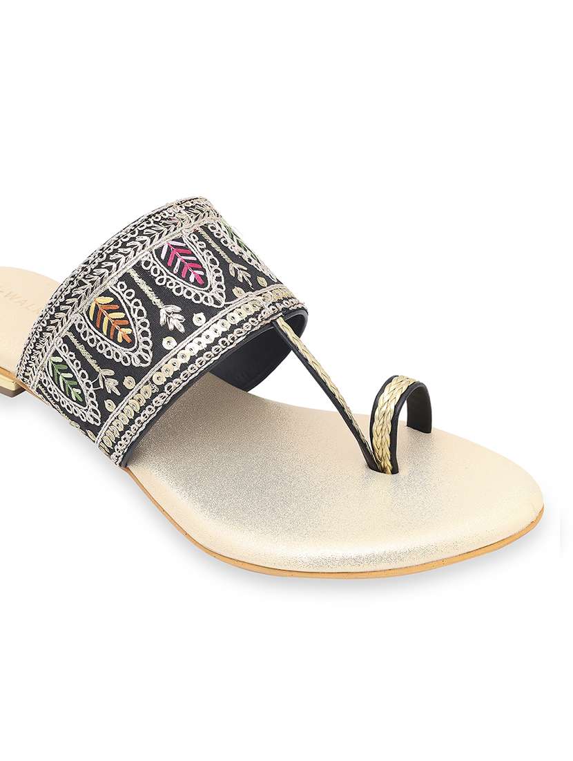 women embroidered one toe flat sandal - 22331940 -  Standard Image - 5
