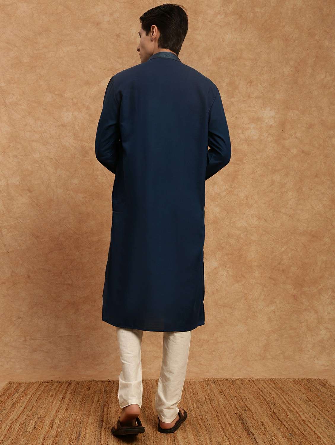 men solid with work mandarin neck long kurta - 22332064 -  Standard Image - 3