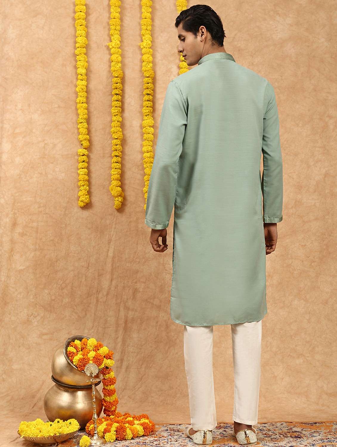 men solid with work mandarin neck long kurta - 22332065 -  Standard Image - 3
