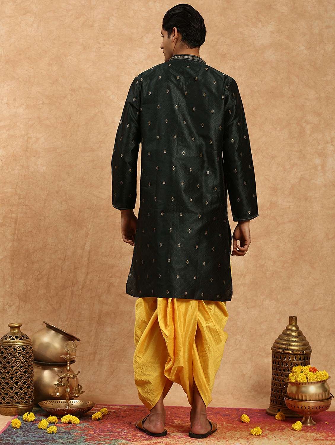 men self design mandarin neck long kurta - 22332085 -  Standard Image - 3