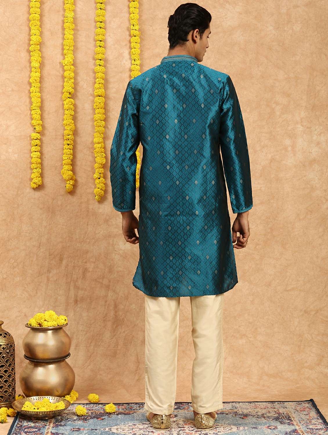 men self design mandarin neck long kurta - 22332086 -  Standard Image - 3