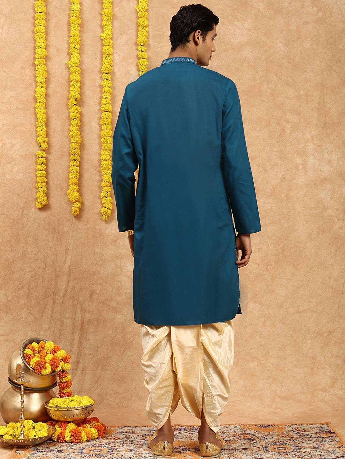 men solid mandarin neck long kurta - 22332090 -  Standard Image - 3