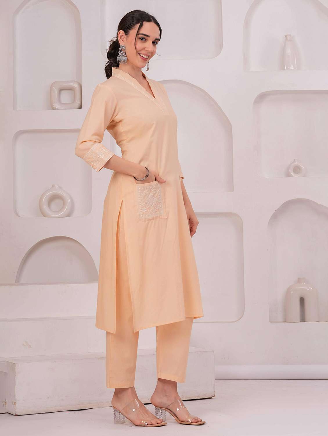 women solid with work v neck kurta pant set - 22332245 -  Standard Image - 3