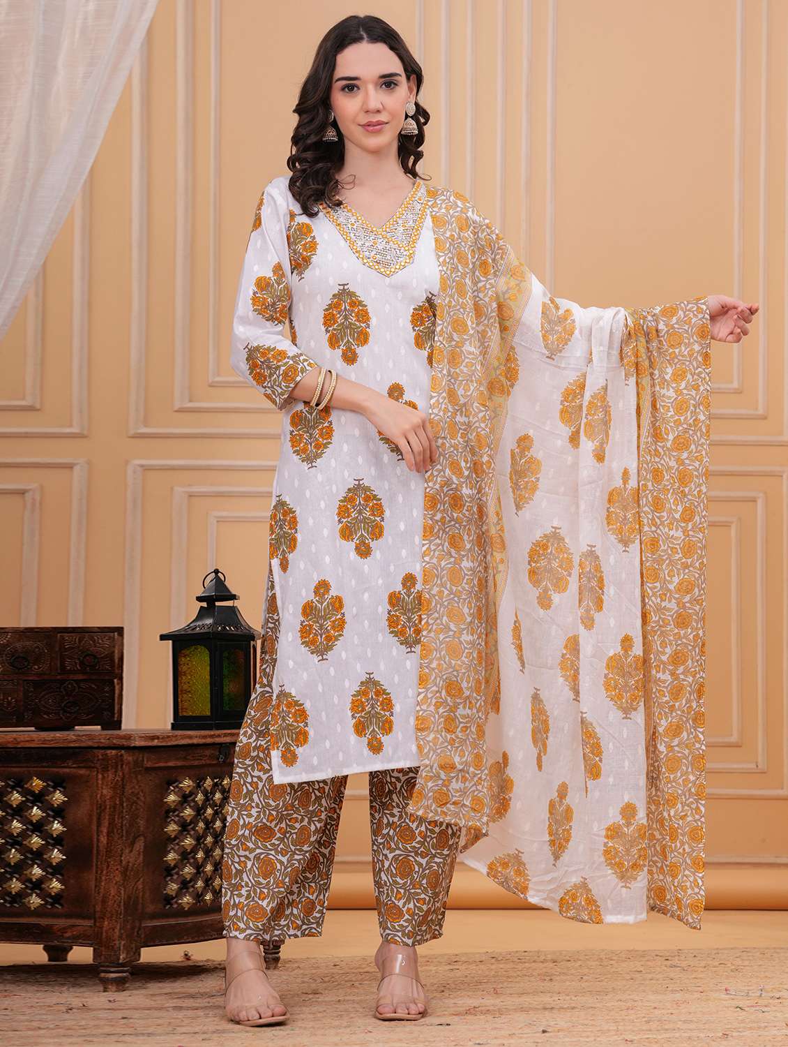 women printed v neck kurta pant with dupatta set