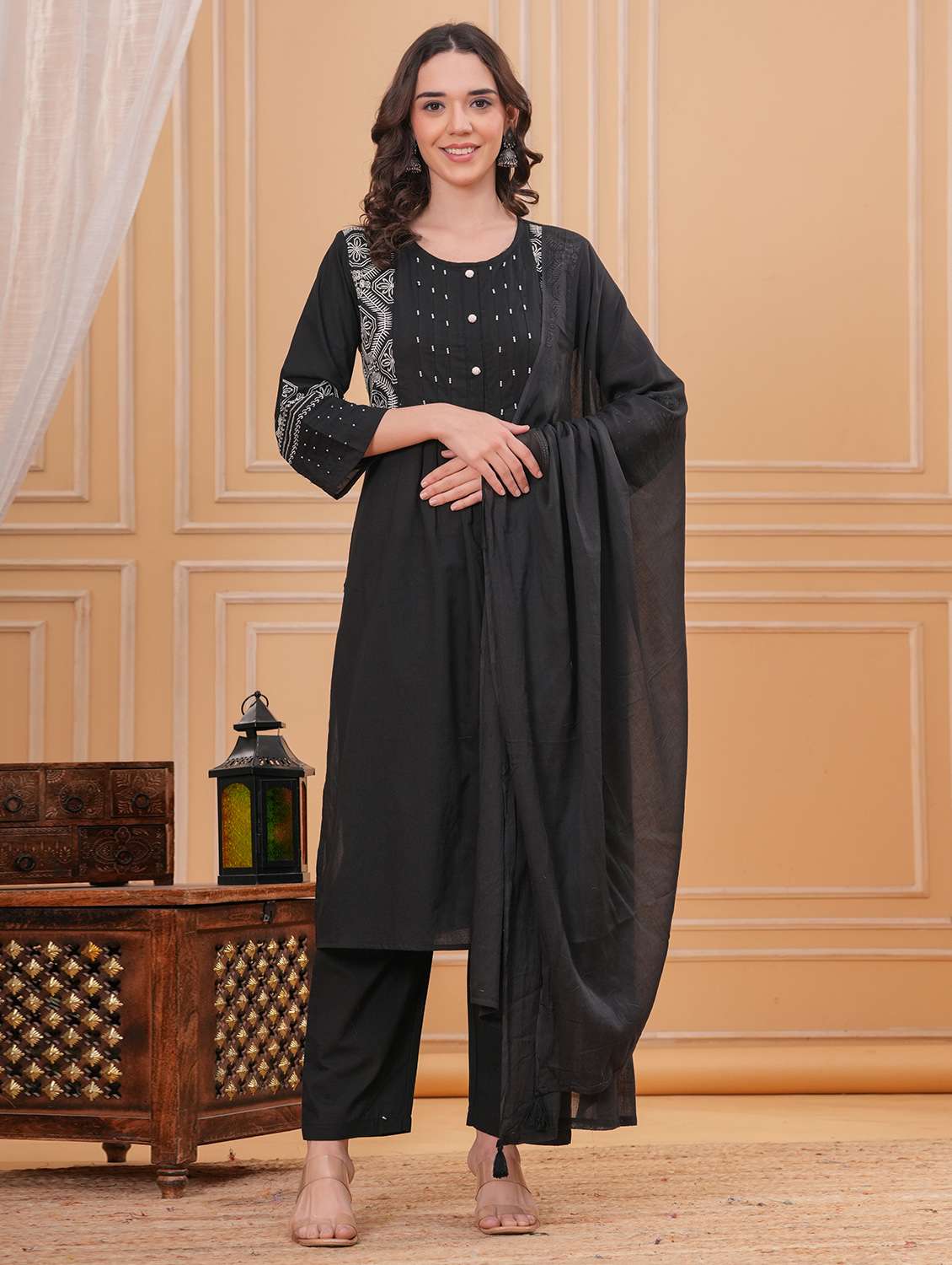 women solid with work round neck kurta pant with dupatta set
