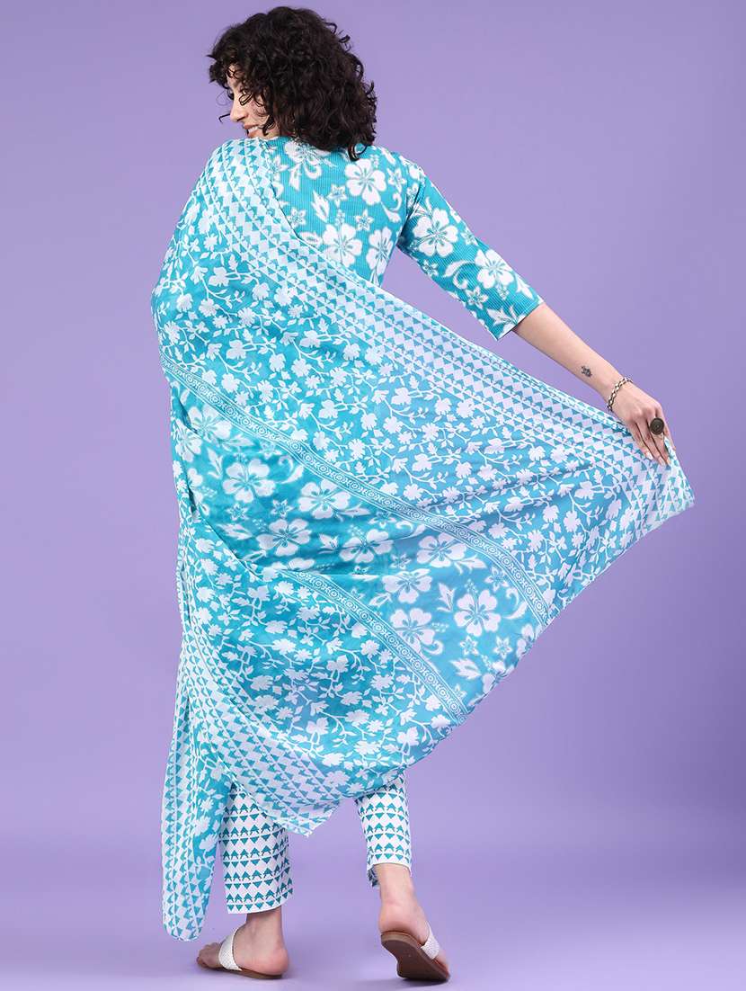 women floral three quarter sleeve kurta pant with dupatta set - 22335534 -  Standard Image - 3
