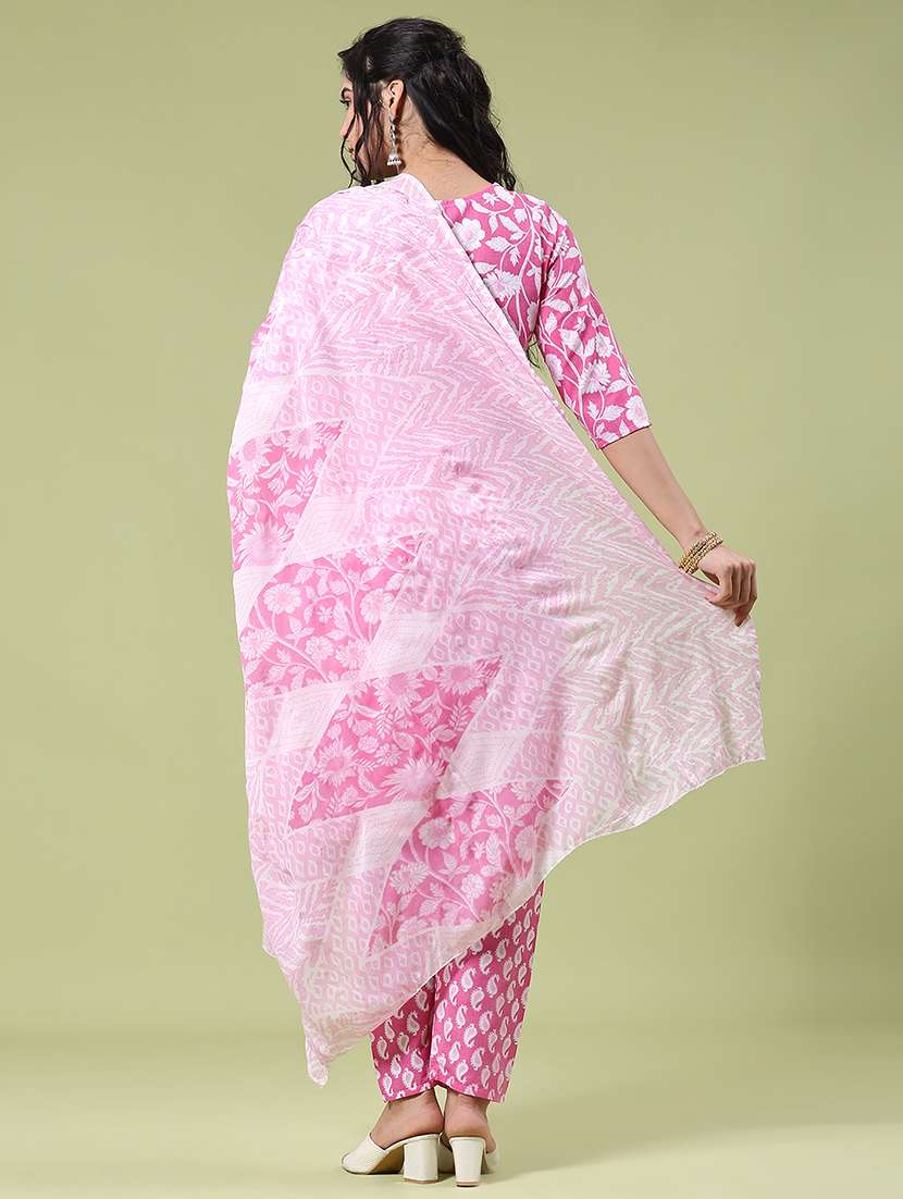 women floral three quarter sleeve kurta pant with dupatta set - 22335537 -  Standard Image - 3