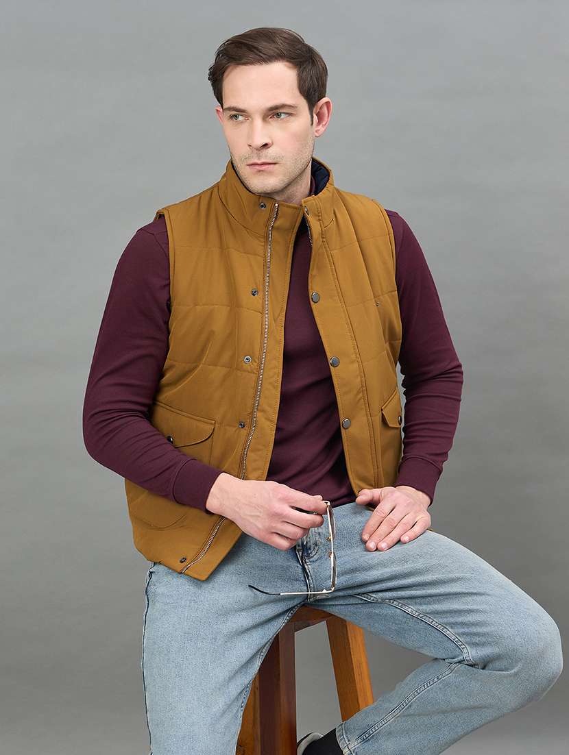 men solid sleeveless bomber jacket