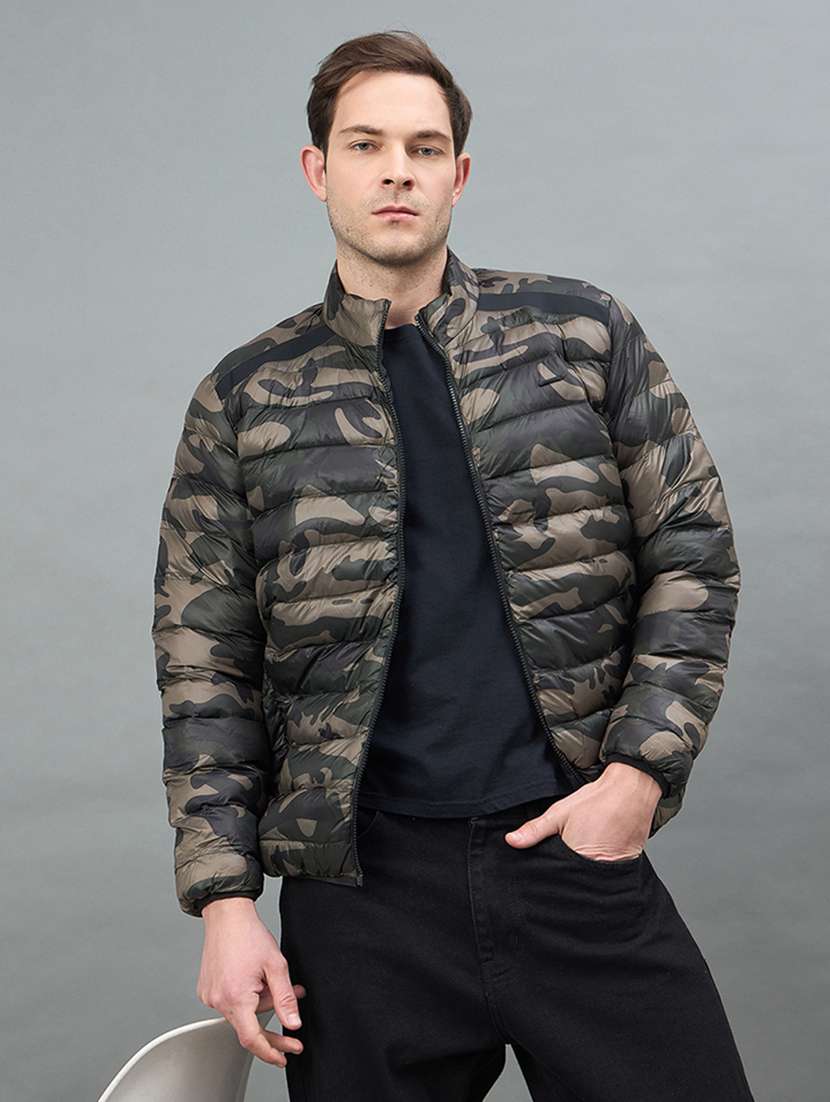 men camouflage long sleeve puffer jacket
