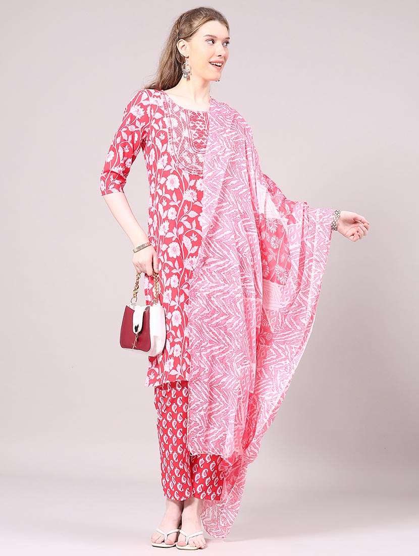 women floral three quarter sleeve kurta pant with dupatta set - 22336715 -  Standard Image - 3