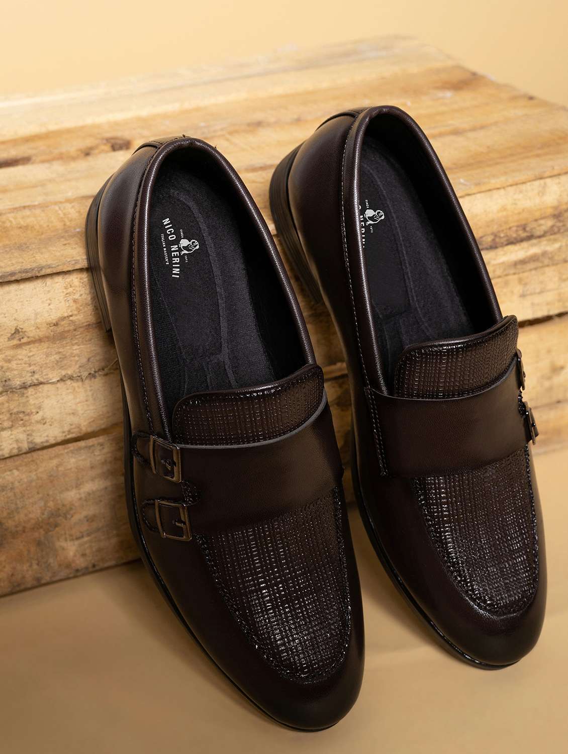 men textured slip on loafer