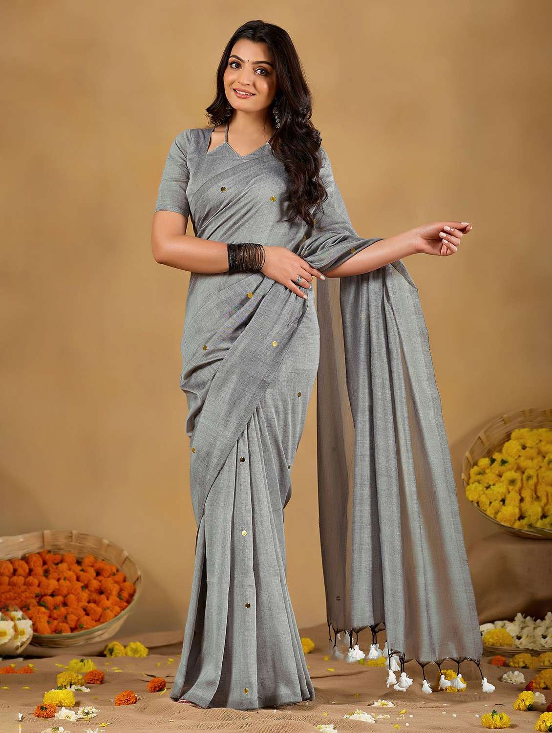 women solid with work handloom saree with blouse