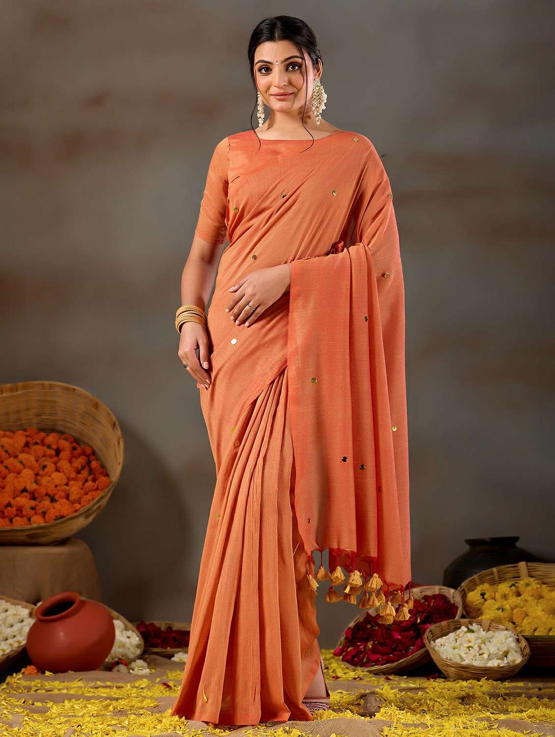 women solid with work handloom saree with blouse