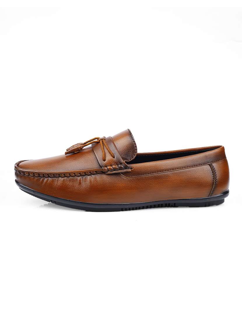 men solid slip on tassel details loafer - 22337708 -  Standard Image - 3