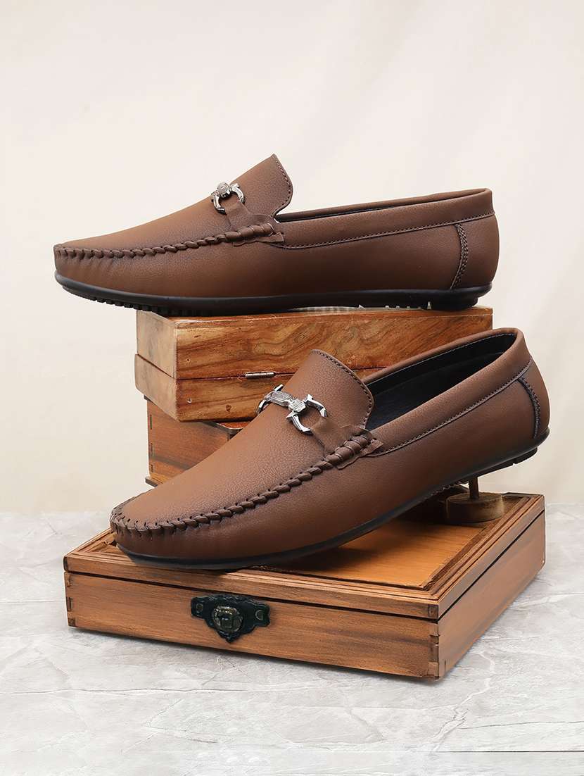 men solid slip on horsebit loafer