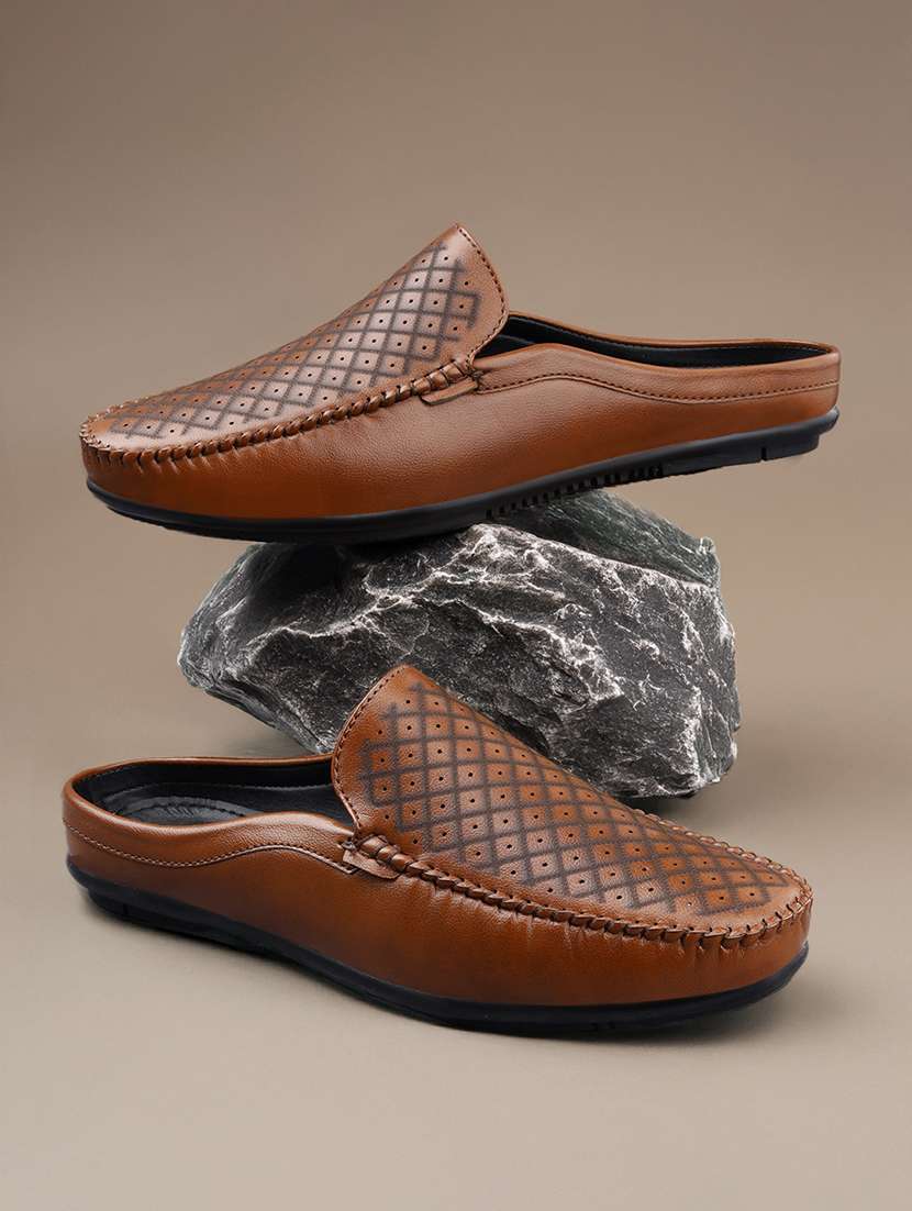 men textured slip on loafer