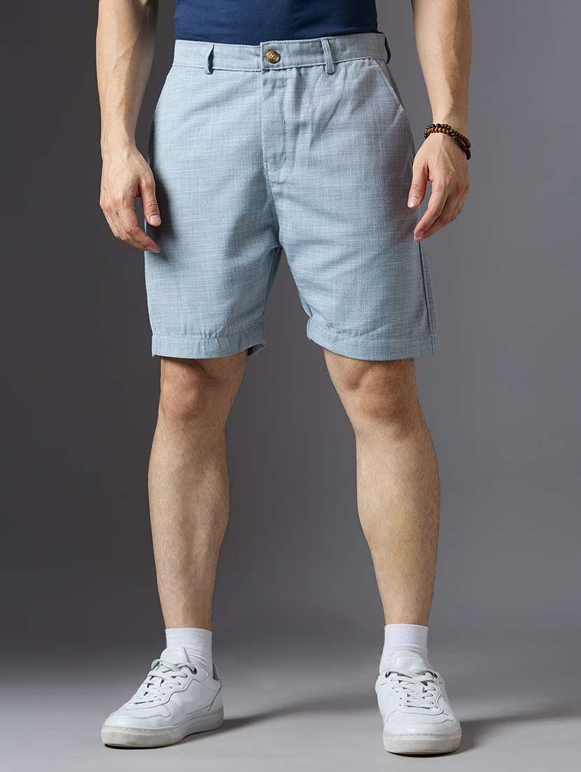 men solid mid rise regular fit shorts