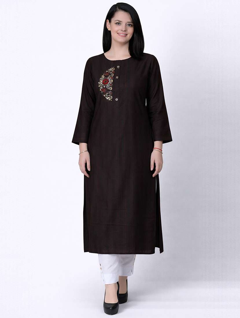 women self design three quarter sleeve straight kurta 
