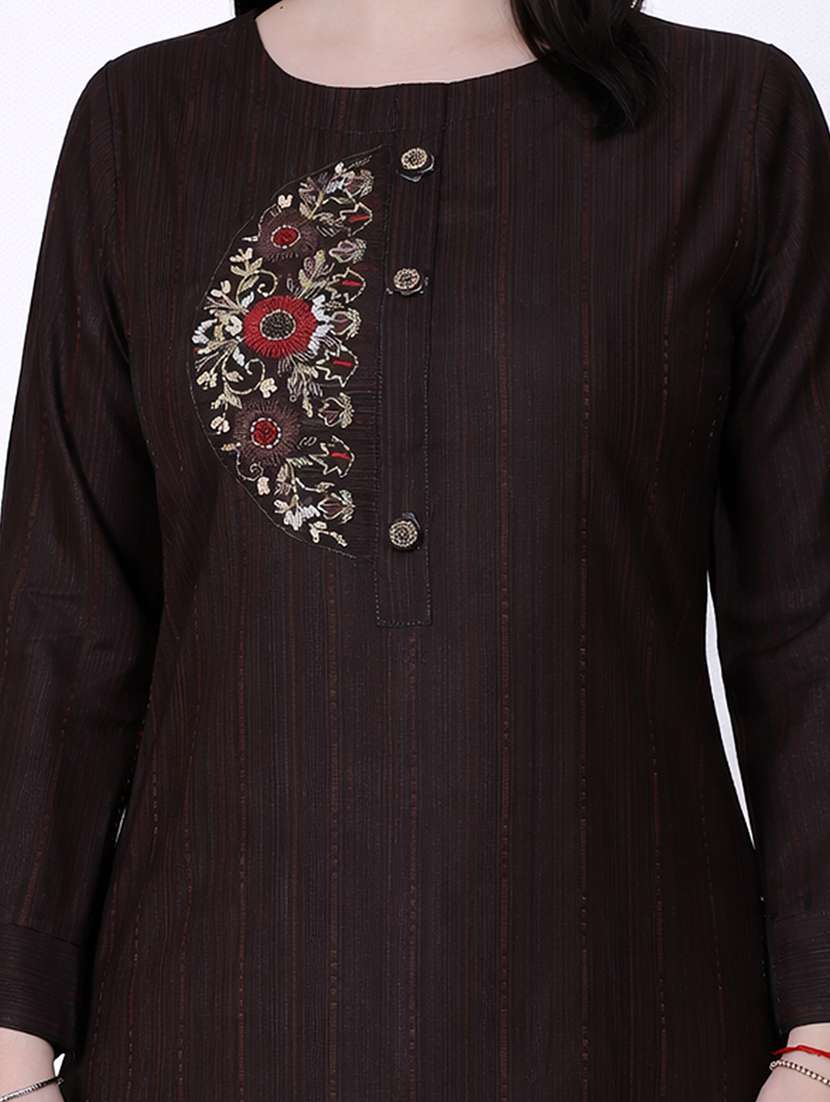 women self design three quarter sleeve straight kurta  - 22337777 -  Standard Image - 3