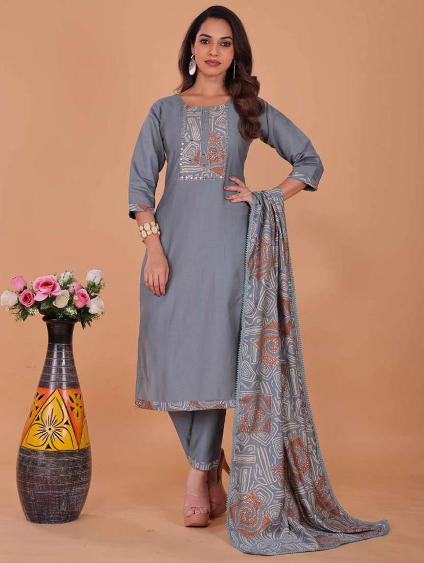 women solid three quarter sleeve kurta pant with dupatta set