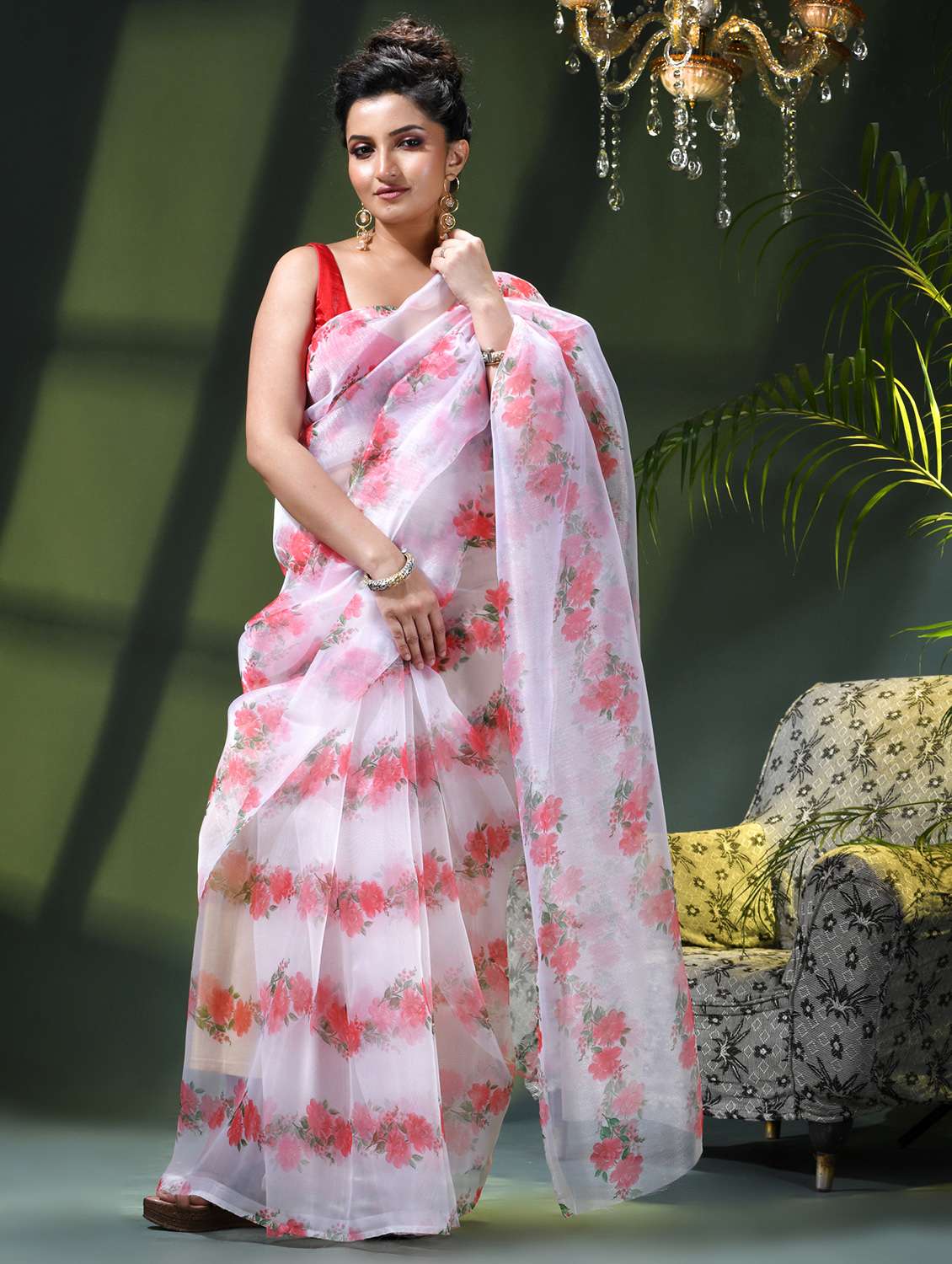 women floral printed saree