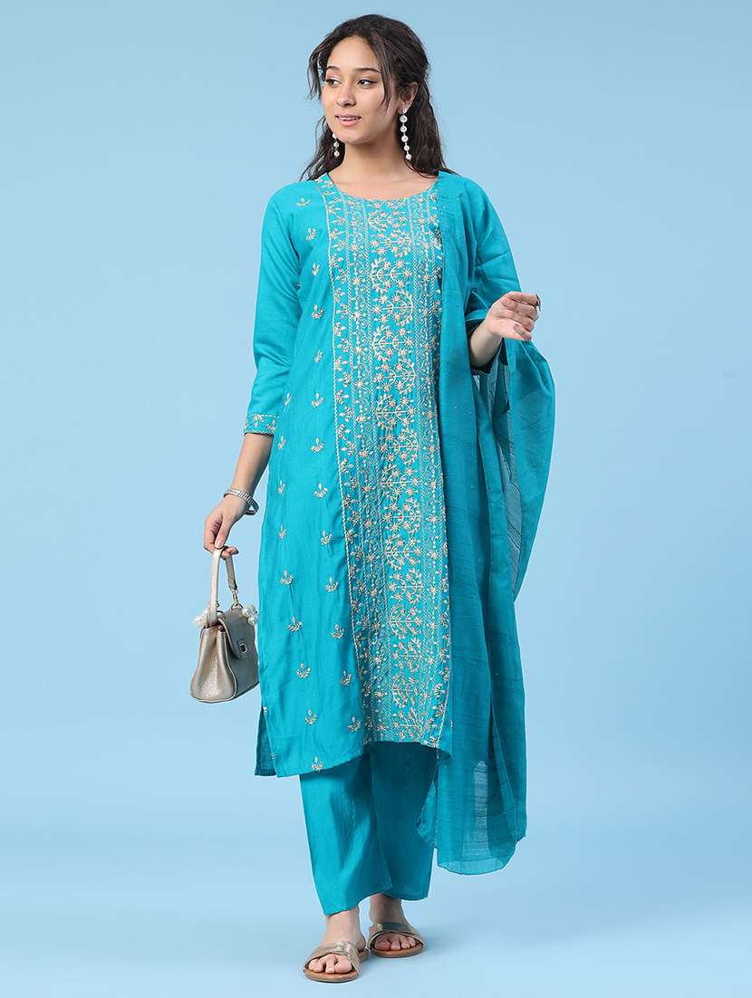 women embroidered three quarter sleeve kurta pant with dupatta set