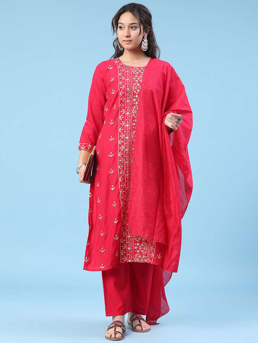 women embroidered three quarter sleeve kurta pant with dupatta set