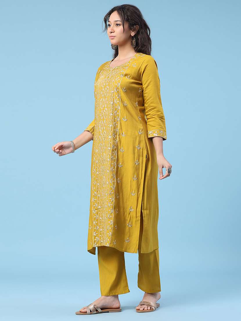 women embroidered three quarter sleeve kurta pant with dupatta set - 22338448 -  Standard Image - 3