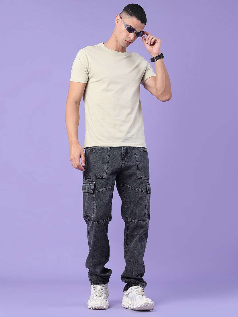 Men Solid Round Neck Regular Fit T-shirt - 22338862 -  Standard Image - 5