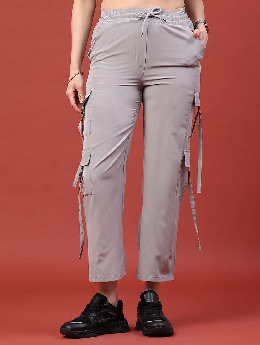 women solid mid rise cargo pant