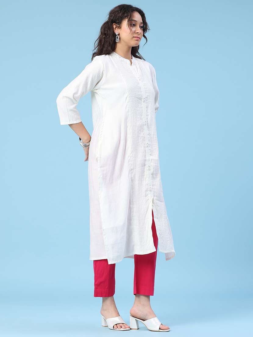 Women Solid Three Quarter Sleeves Straight Kurta - 22339080 -  Standard Image - 3