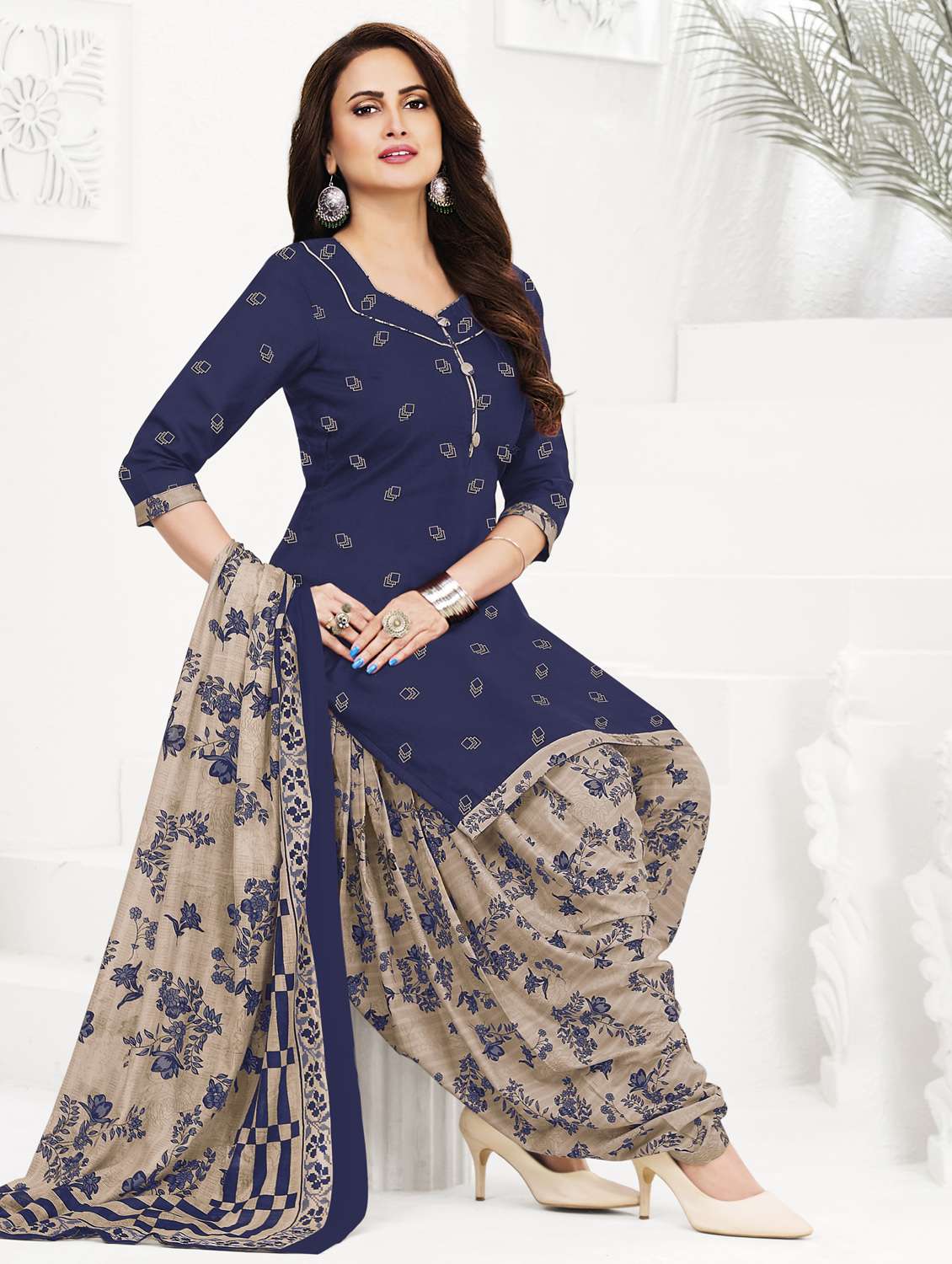 women printed three quarter sleeve kurta patiala with dupatta set