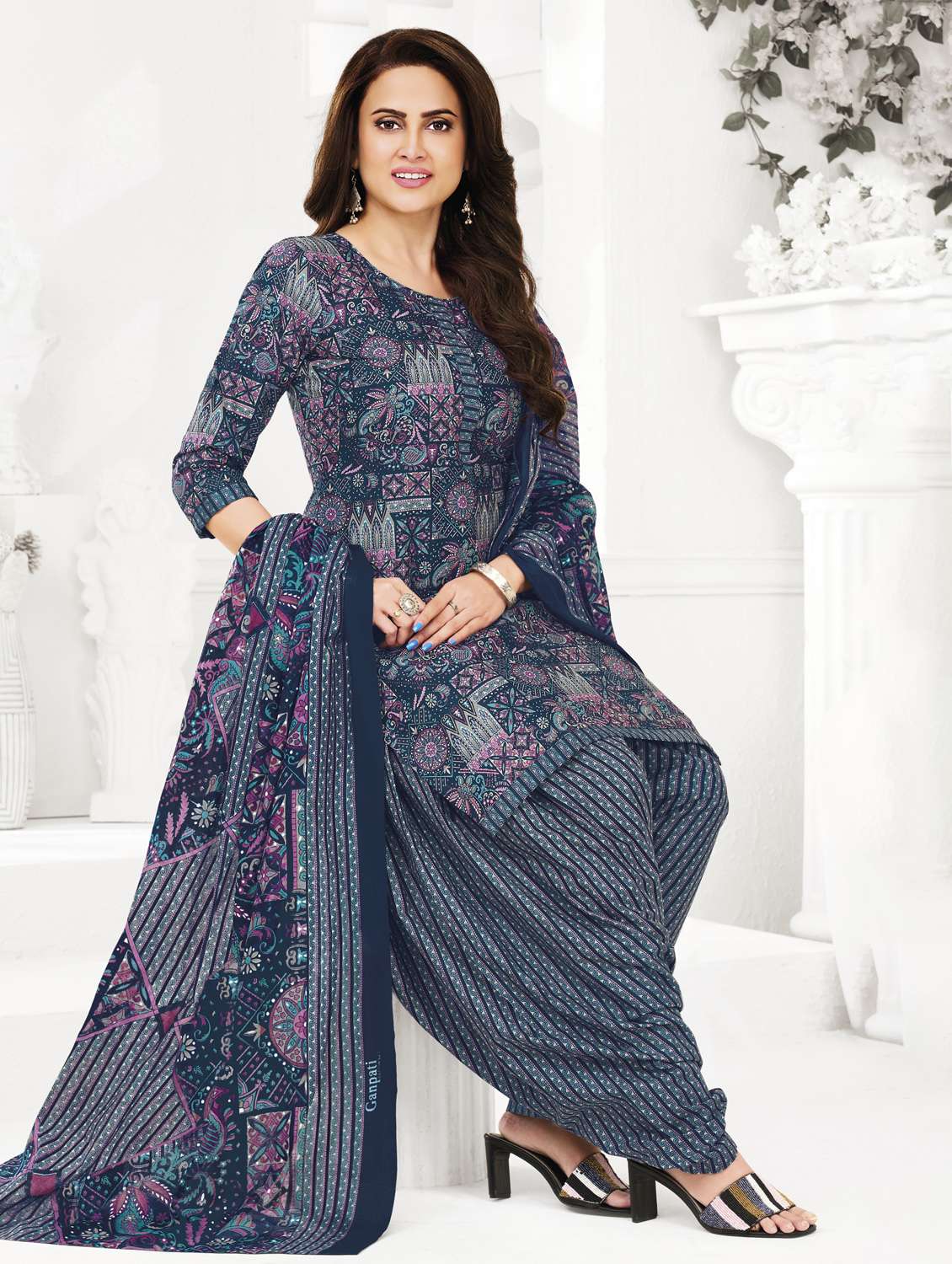 women printed three quarter sleeve kurta patiala with dupatta set