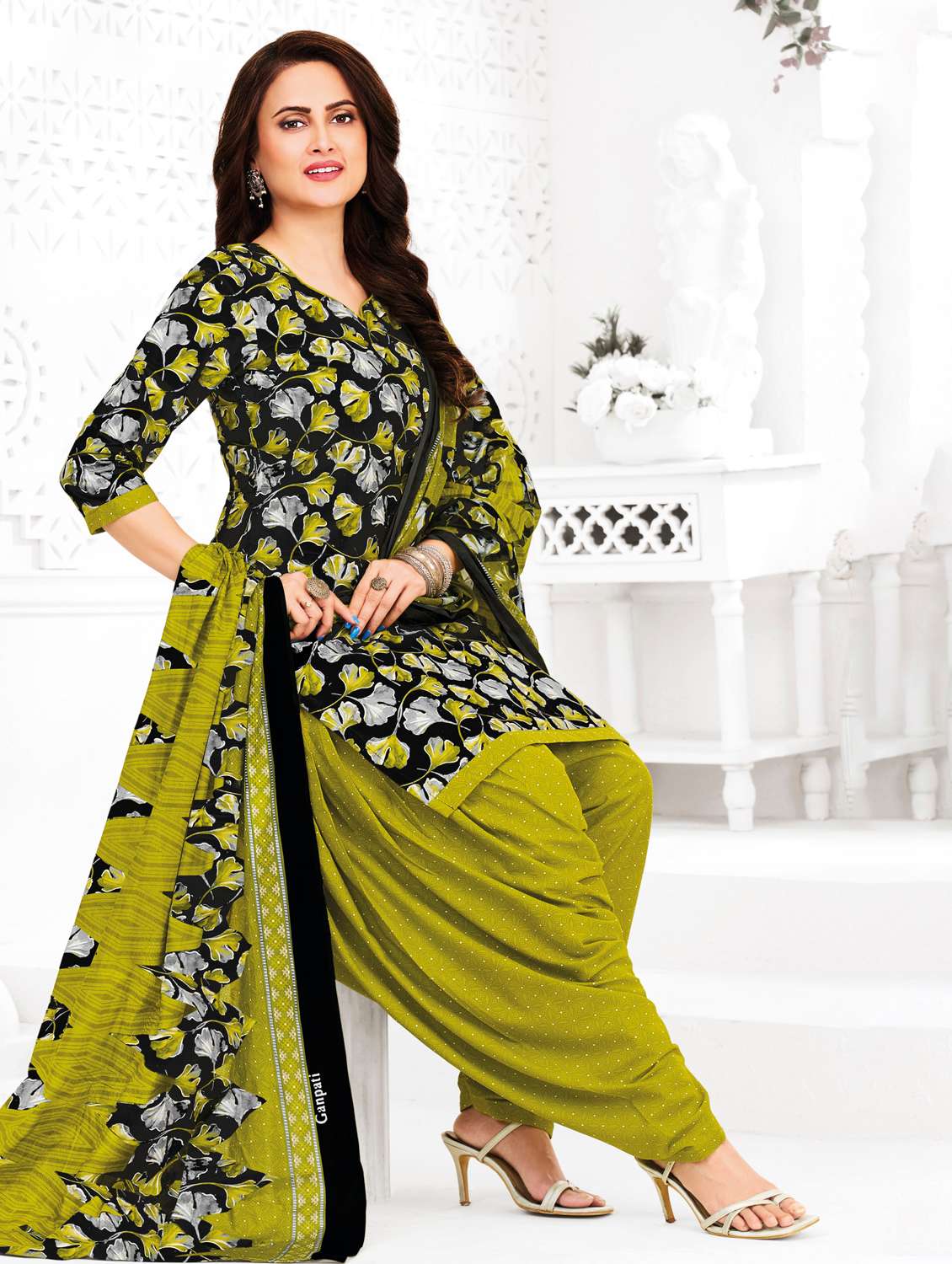 women printed three quarter sleeve kurta patiala with dupatta set