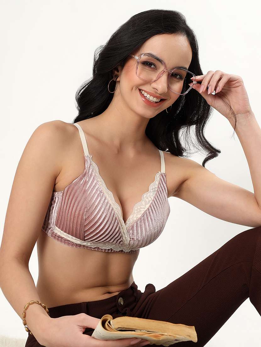 women self designed non wired laced bra