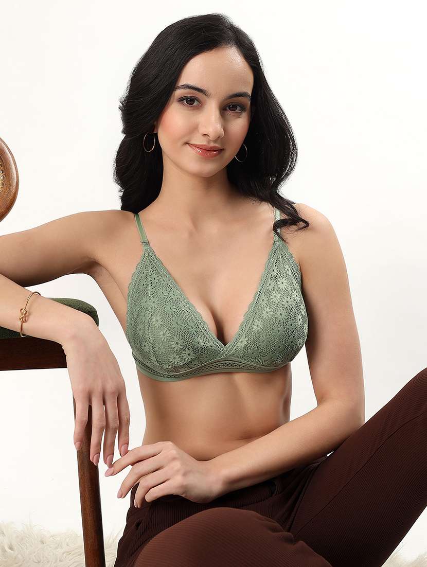 women self designed padded laced bra